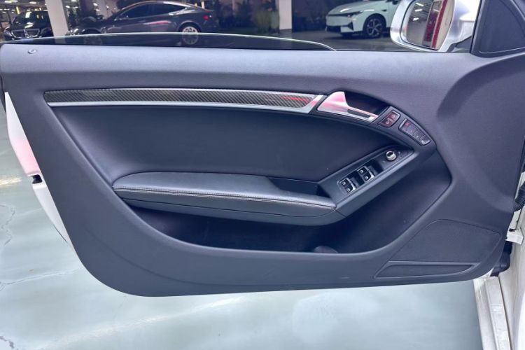 Used Audi RS 5 2013 RS 5 Cabriolet Interior 11