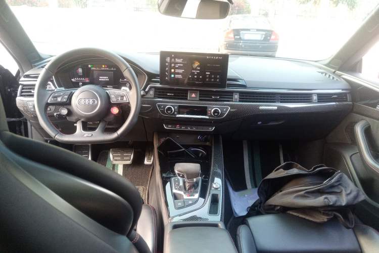 Used Audi RS 5 2021 RS 5 2.9T Sportback Dark Gold Edition Center Console