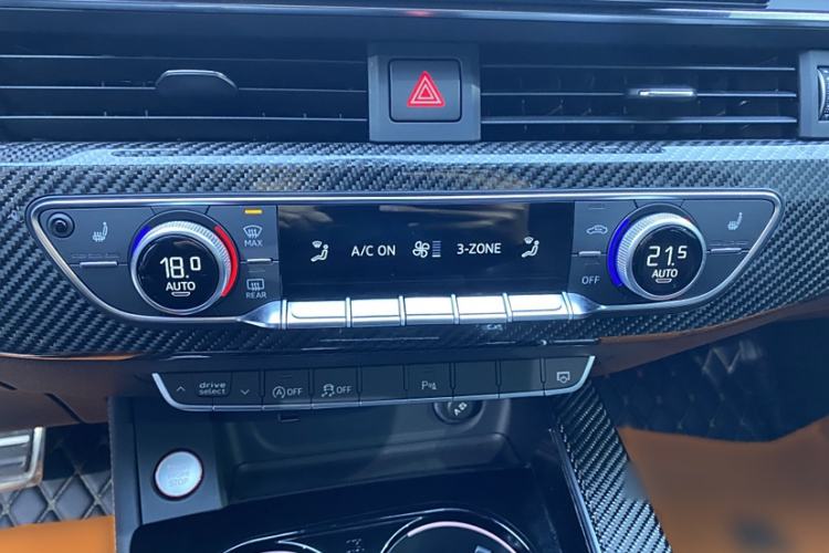Used Audi RS 5 2021 RS 5 2.9T Coupe Dark Gold Edition Interior 3