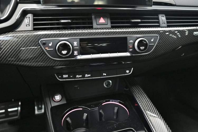 Used Audi RS 5 2021 RS 5 2.9T Sportback Dark Gold Edition Interior 4