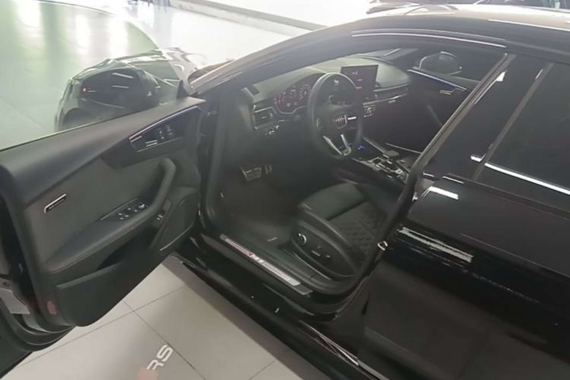 Used Audi RS 5 2022 RS 5 2.9T Sportback Dark Gold Edition Driver Seat