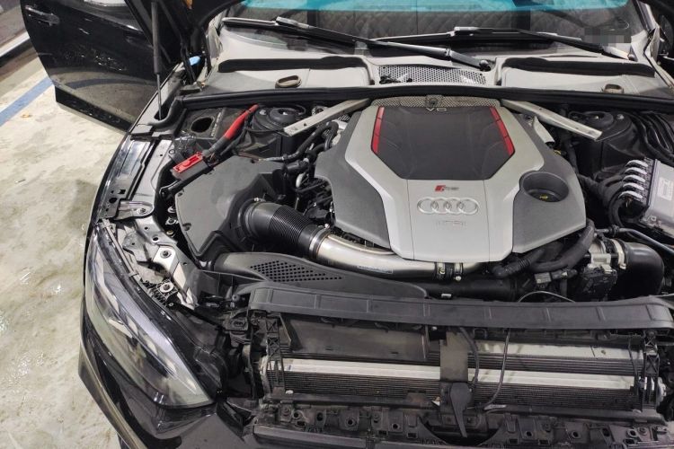 Used Audi RS 5 2022 RS 5 2.9T Sportback Obsidian Edition Engine Bay Right