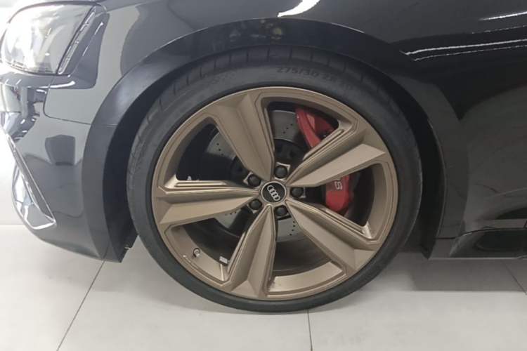Used Audi RS 5 2022 RS 5 2.9T Sportback Dark Gold Edition Left Front Wheel Hub