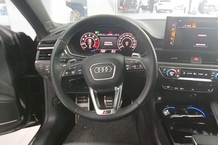 Used Audi RS 5 2022 RS 5 2.9T Sportback Dark Gold Edition Steering Wheel