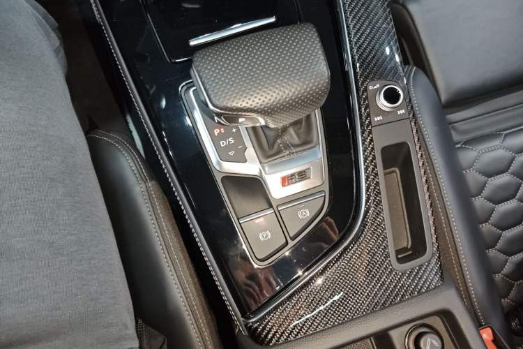 Used Audi RS 5 2022 RS 5 2.9T Sportback Dark Gold Edition Gear Lever