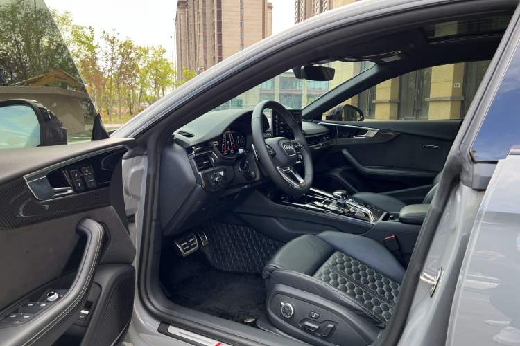 Used Audi RS 5 2022 RS 5 2.9T Sportback Dark Gold Edition Interior 1