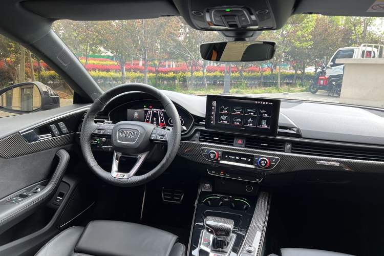 Used Audi RS 5 2022 RS 5 2.9T Sportback Dark Gold Edition Interior 3