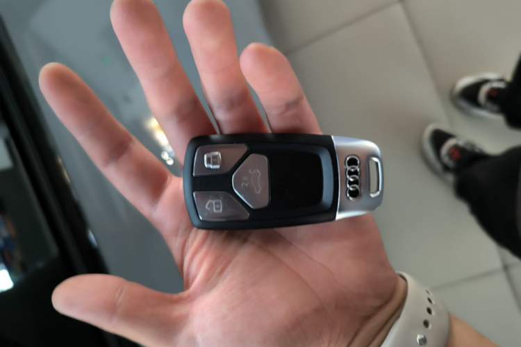 Used Audi RS 5 2022 RS 5 2.9T Sportback Dark Gold Edition Vehicle Key