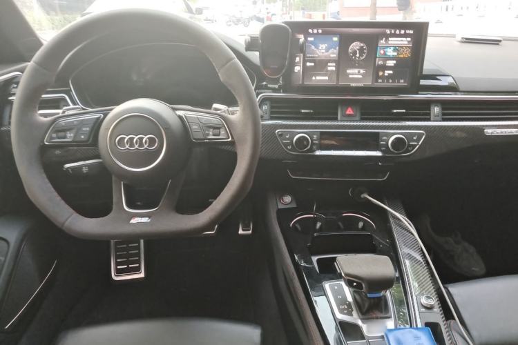 Used Audi RS 5 2023 RS 5 2.9T Sportback Obsidian Edition Center Console