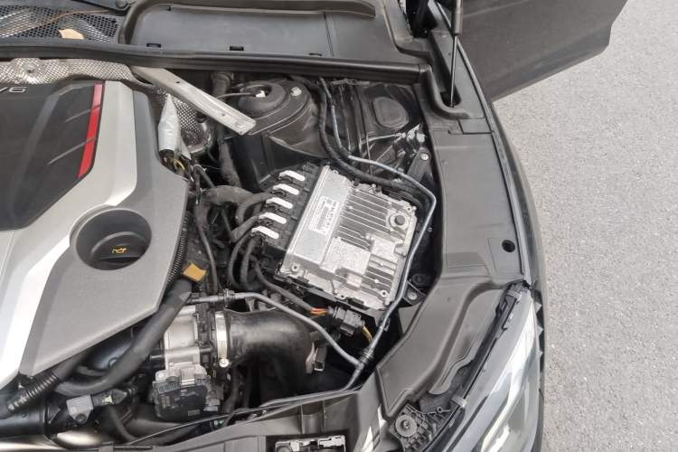 Used Audi RS 5 2023 RS 5 2.9T Sportback Obsidian Edition Engine Bay Left