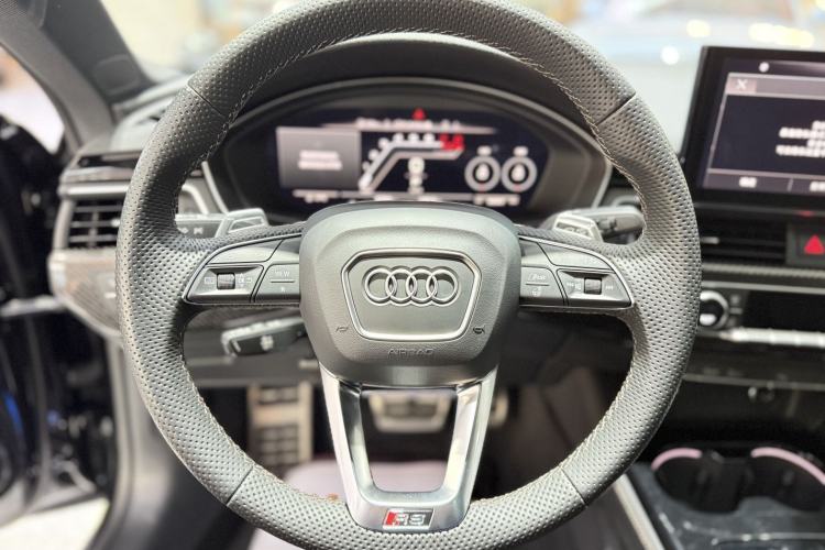 Used Audi RS 5 2023 RS 5 2.9T Sportback Dark Gold Edition Interior 2