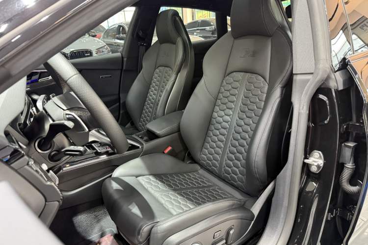 Used Audi RS 5 2023 RS 5 2.9T Sportback Dark Gold Edition Interior 6