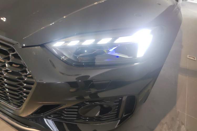 Used Audi RS 5 2023 RS 5 2.9T Sportback Dark Gold Edition Left Front Headlight