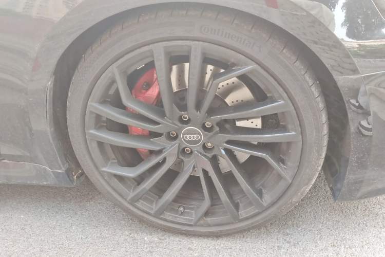 Used Audi RS 5 2023 RS 5 2.9T Sportback Obsidian Edition Right Front Wheel Hub