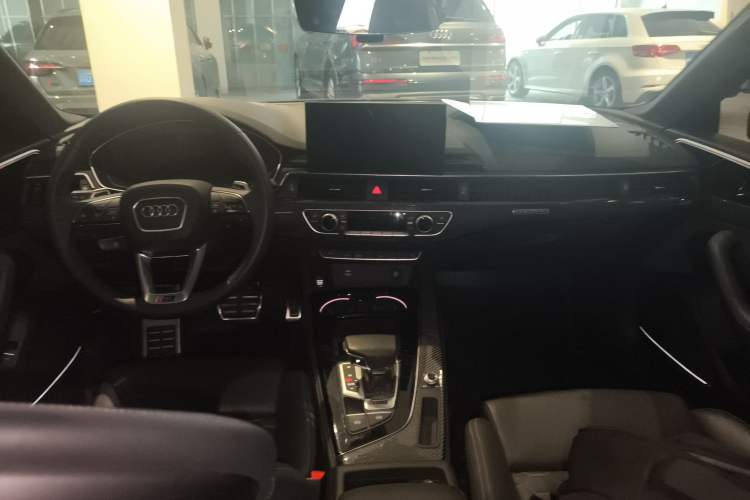 Used Audi RS 5 2023 RS 5 2.9T Sportback Dark Gold Edition Interior 2