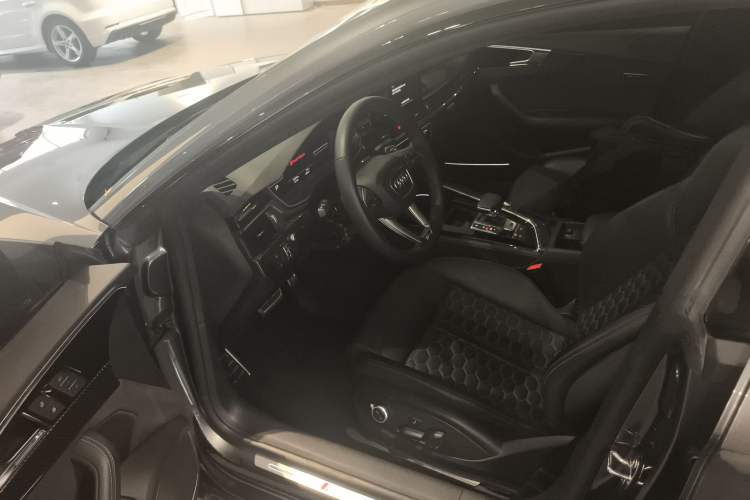 Used Audi RS 5 2023 RS 5 2.9T Sportback Dark Gold Edition Interior 3
