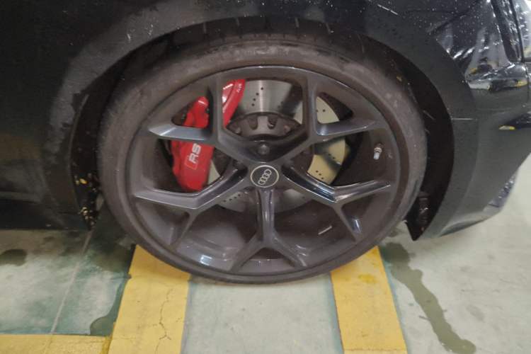Used Audi RS 5 2024 RS 5 2.9T Sportback Performance Edition Right Front Wheel Hub