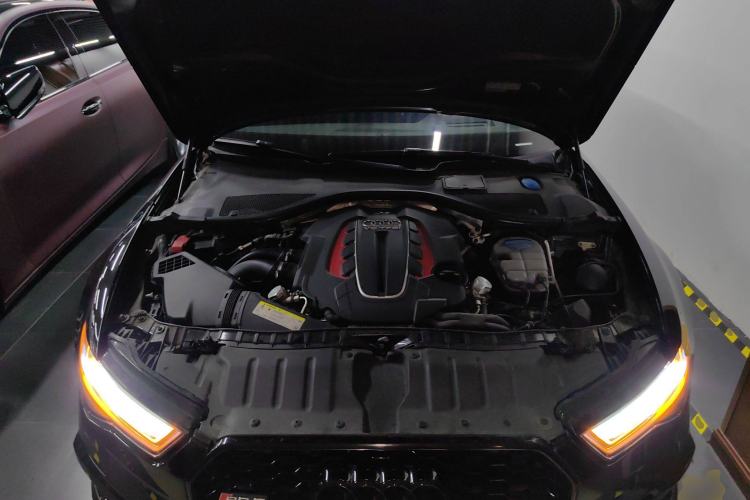 Used Audi RS 6 2016 RS 6 4.0T Avant Engine Bay