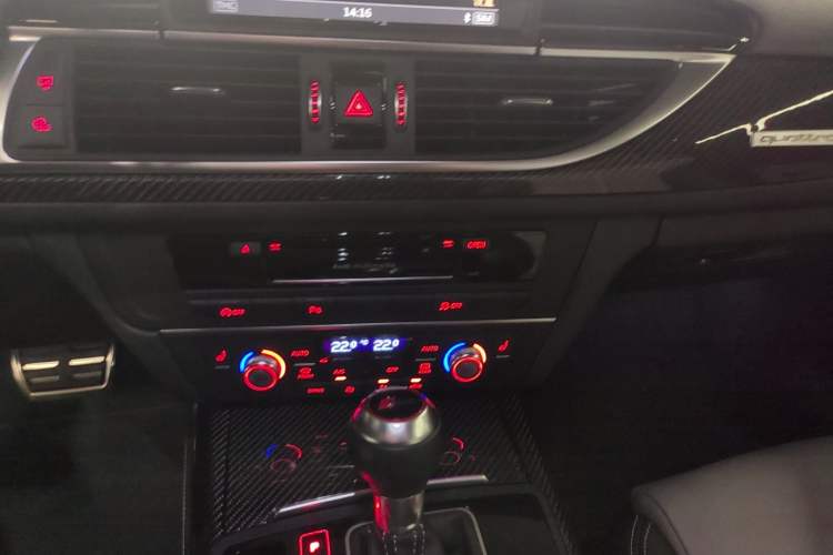 Used Audi RS 6 2016 RS 6 4.0T Avant Audio And AC Panel
