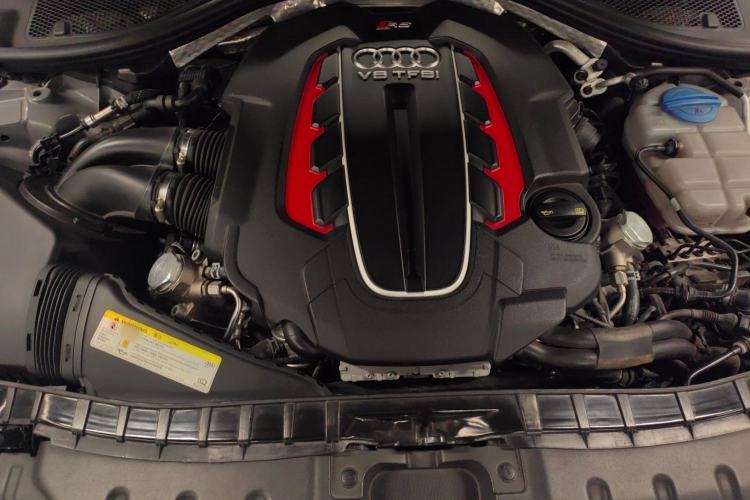 Used Audi RS 6 2016 RS 6 4.0T Avant Engine Bay