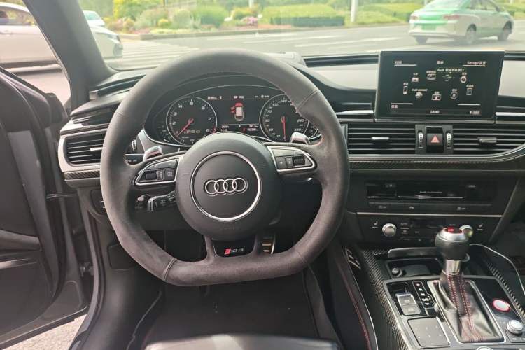 Used Audi RS 6 2018 RS 6 4.0T Avant Prestige Sports Limited Edition Steering Wheel