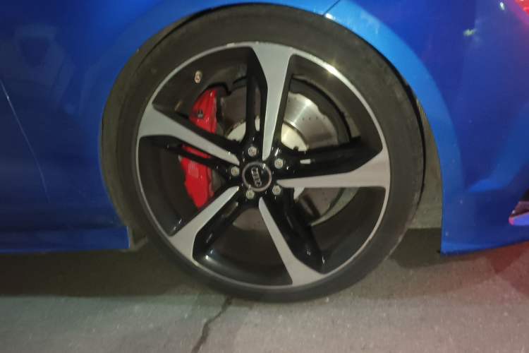 Used Audi RS 7 2014 RS 7 4.0T Sportback Right Front Wheel Hub