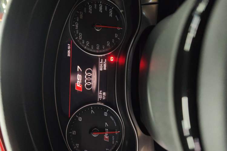 Used Audi RS 7 2016 RS 7 4.0T Sportback Odometer Close Up