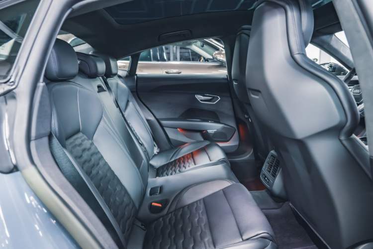 Used Audi RS e-tron GT 2023 Basic Model Interior 9