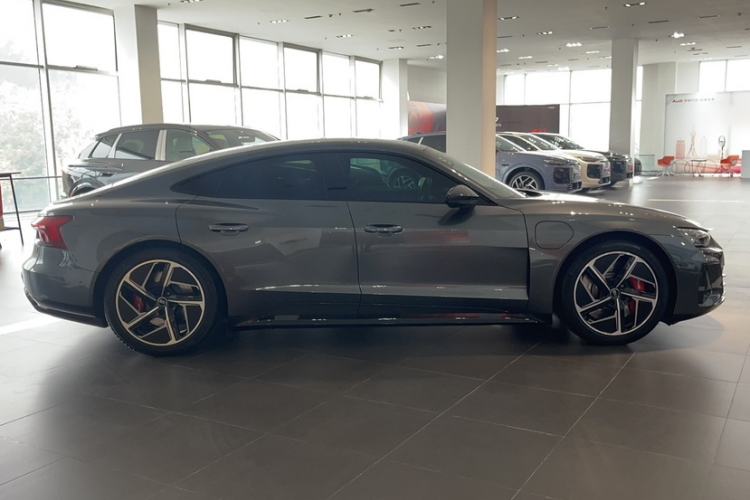 Used Audi RS e-tron GT 2023 Basic Model Exterior 2