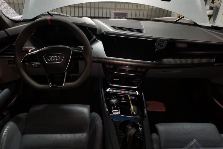 Used Audi RS e-tron GT 2023 Basic Model Center Console