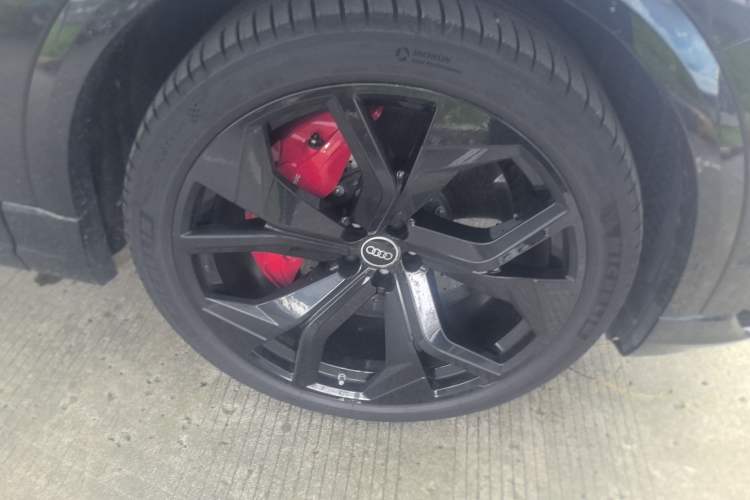 Used Audi RS Q8 2021 RS Q8 4.0T Prestige Edition Right Front Wheel Hub
