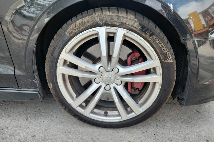 Used Audi S3 2015 S3 2.0T Limousine Right Front Wheel Hub