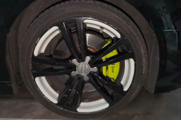 Used Audi S3 2015 S3 2.0T Limousine Right Front Wheel Hub