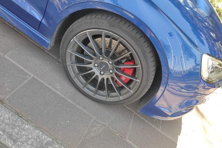 Used Audi S3 2015 S3 2.0T Limousine Right Front Wheel Hub