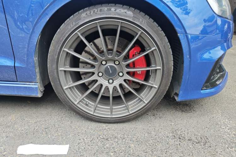Used Audi S3 2015 S3 2.0T Limousine Right Front Wheel Hub
