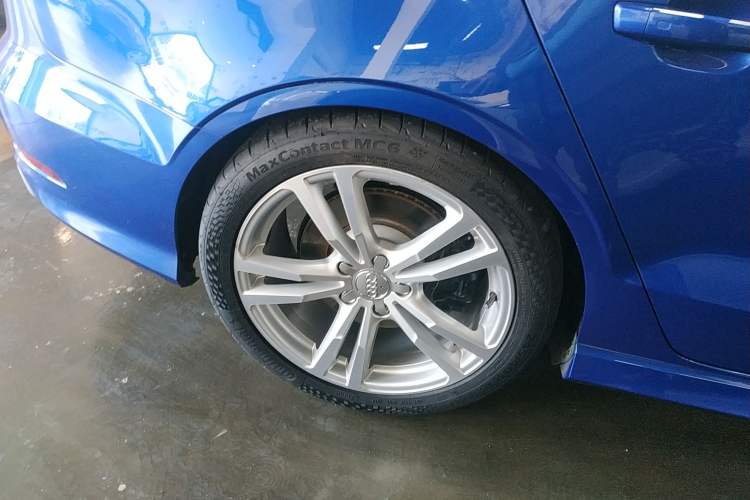 Used Audi S3 2015 S3 2.0T Limousine Right Rear Wheel Hub