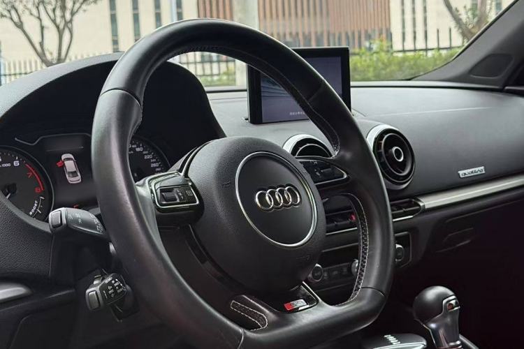 Used Audi S3 2015 S3 2.0T Limousine Interior 3