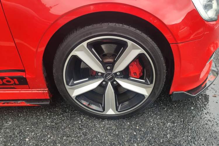 Used Audi S3 2015 S3 2.0T Limousine Right Front Wheel Hub