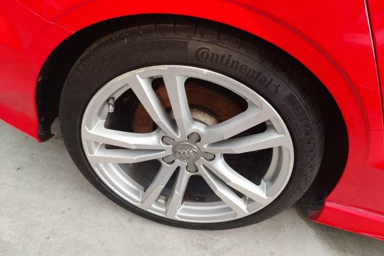 Used Audi S3 2015 S3 2.0T Limousine Right Rear Wheel Hub