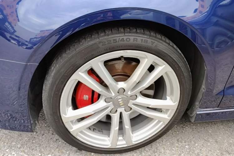 Used Audi S3 2017 Year Restyled S3 2.0T Limousine Left Front Wheel Hub