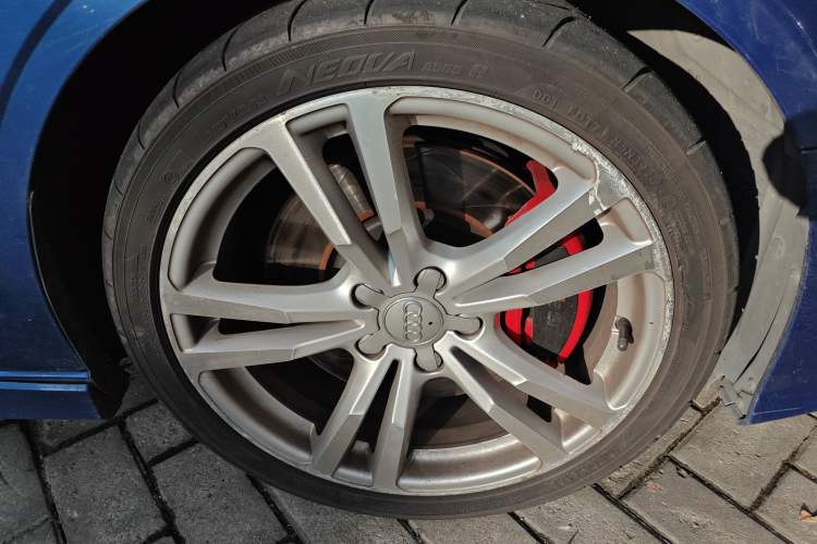 Used Audi S3 2017 S3 2.0T Limousine Right Front Wheel Hub