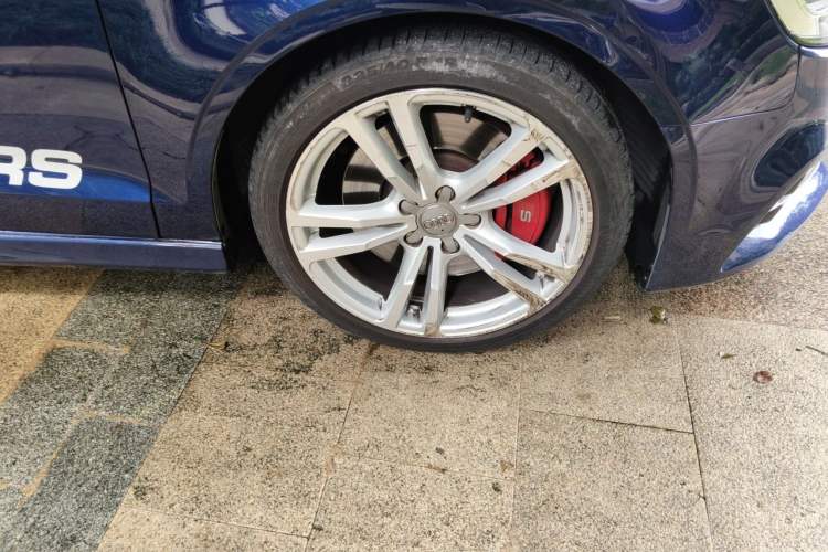 Used Audi S3 2017 Year Restyled S3 2.0T Limousine Right Front Wheel Hub