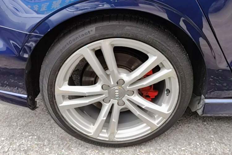 Used Audi S3 2017 Year Restyled S3 2.0T Limousine Right Rear Wheel Hub