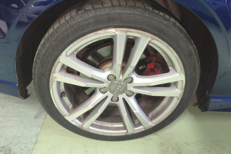 Used Audi S3 2017 Year Restyled S3 2.0T Limousine Right Rear Wheel Hub