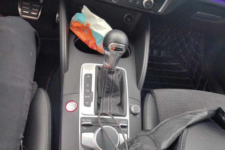 Used Audi S3 2017 Year Restyled S3 2.0T Limousine Gear Lever