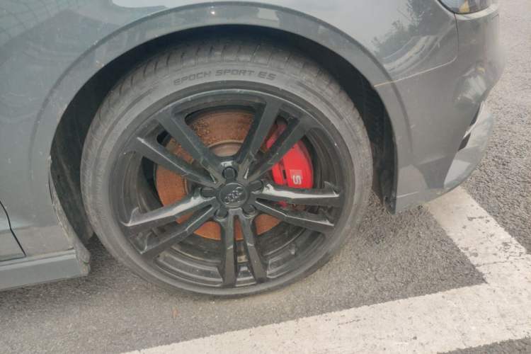 Used Audi S3 2017 Year Restyled S3 2.0T Limousine Right Front Wheel Hub