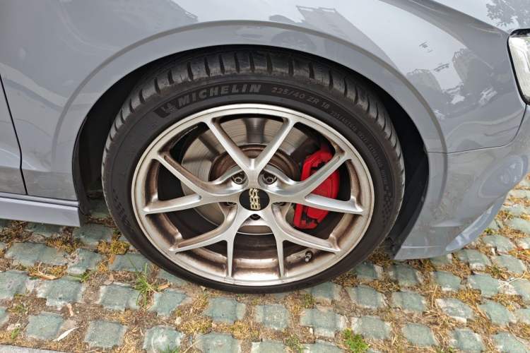 Used Audi S3 2017 Year Restyled S3 2.0T Limousine Right Front Wheel Hub