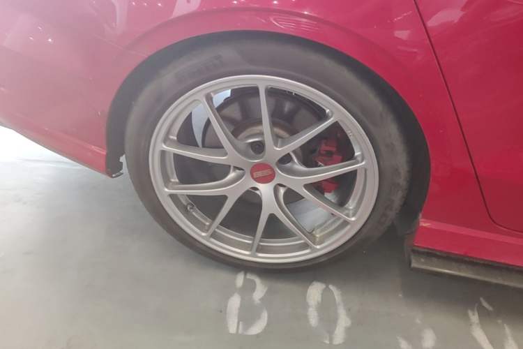 Used Audi S3 2017 Year Restyled S3 2.0T Limousine Right Rear Wheel Hub