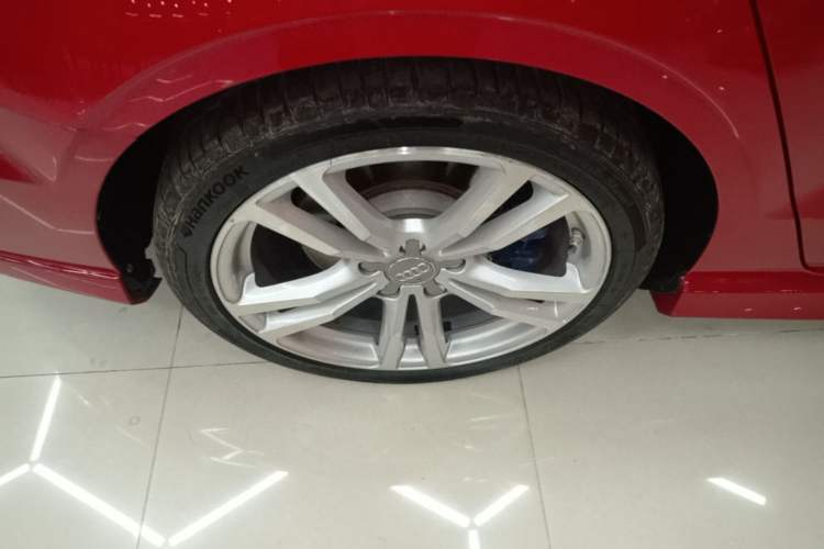 Used Audi S3 2017 Year Restyled S3 2.0T Limousine Right Rear Wheel Hub