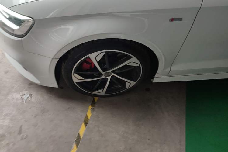 Used Audi S3 2017 Year Restyled S3 2.0T Limousine Left Front Wheel Hub